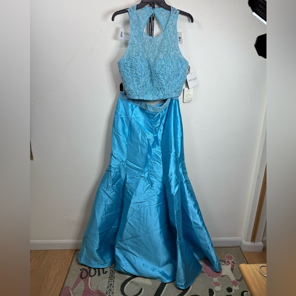 (W0) Intrigue by Blush Prom
Style No. 284, Women's Blue Two-Piece Dress, Size 16 - Picture 4 of 16